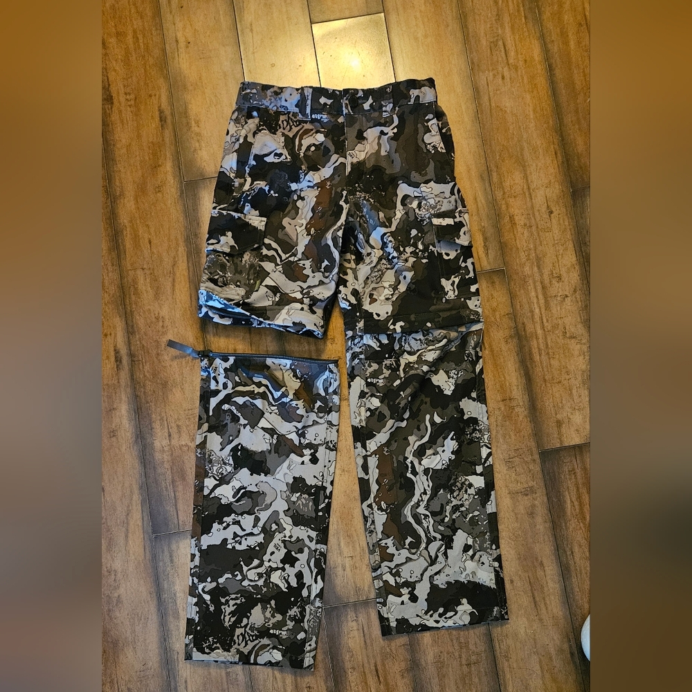 Magellan Outdoors Medium  Boy's Multi-Tone Cargo Pants